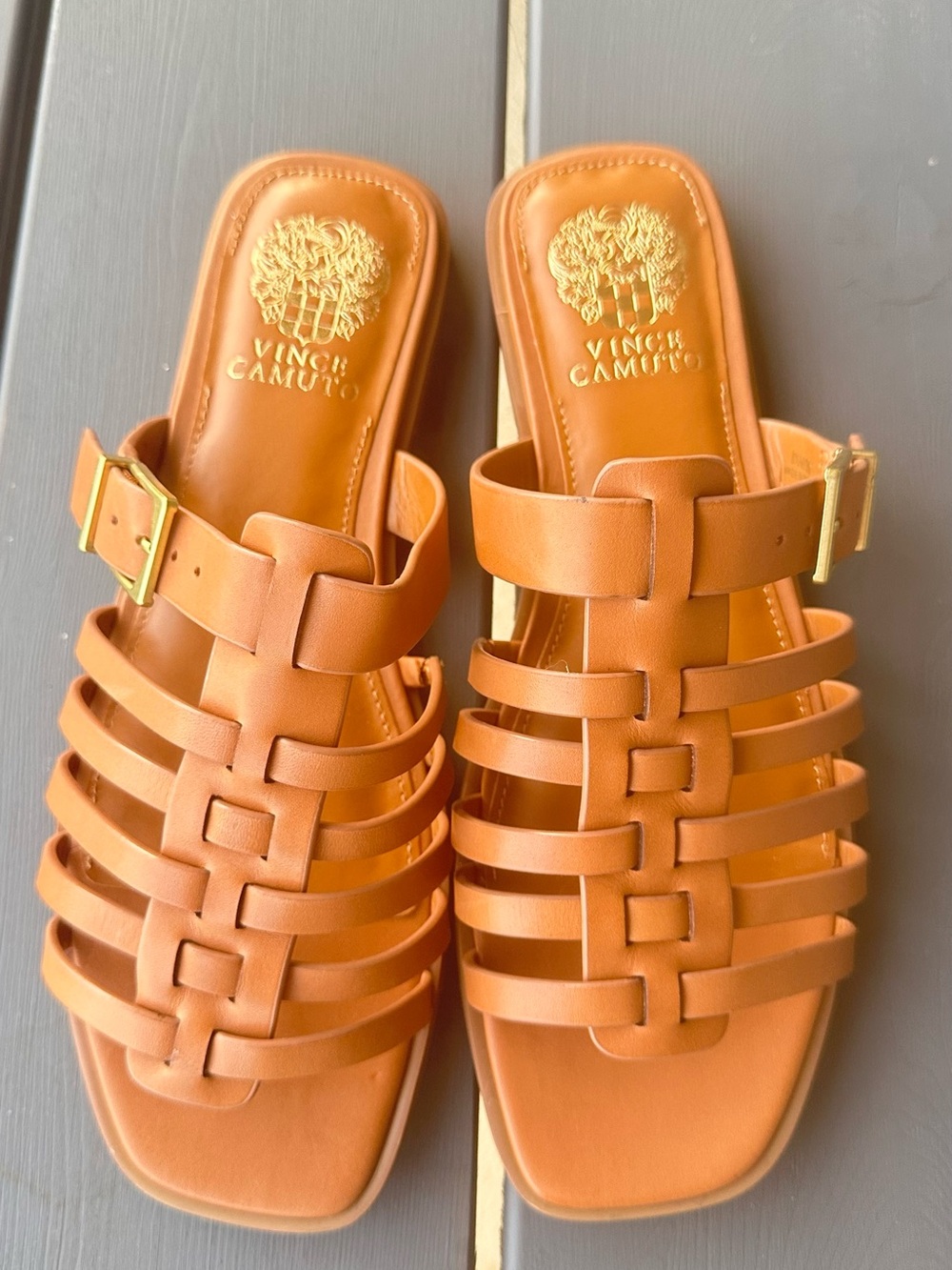 Vince Camuto Women's Tan Strappy Slide Sandals size 8.5 . New shoes
